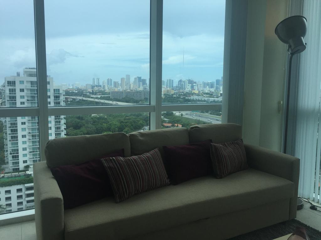 Lyx Suites By The Miami River Exteriör bild